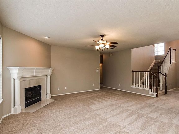 5th image of 9513 Thorncliff Dr