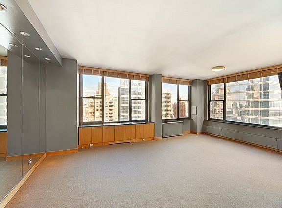 5th image of 117 E 57th St APT 31H