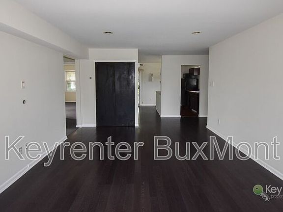 4th image of 5 W Plumstead Ave #B