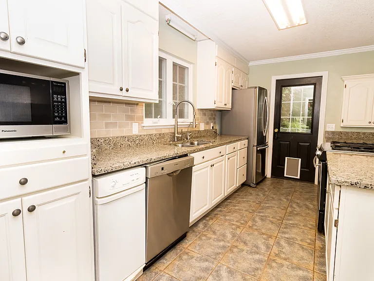 917 Brynwood Dr — Photo 11