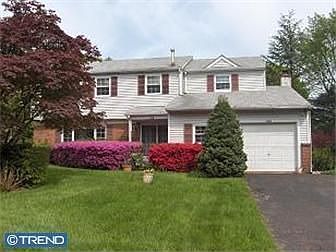 2nd image of 1328 Jeanette Way