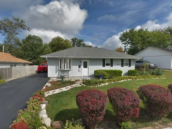 934 Chippewa Cir, Carpentersville, IL 60110