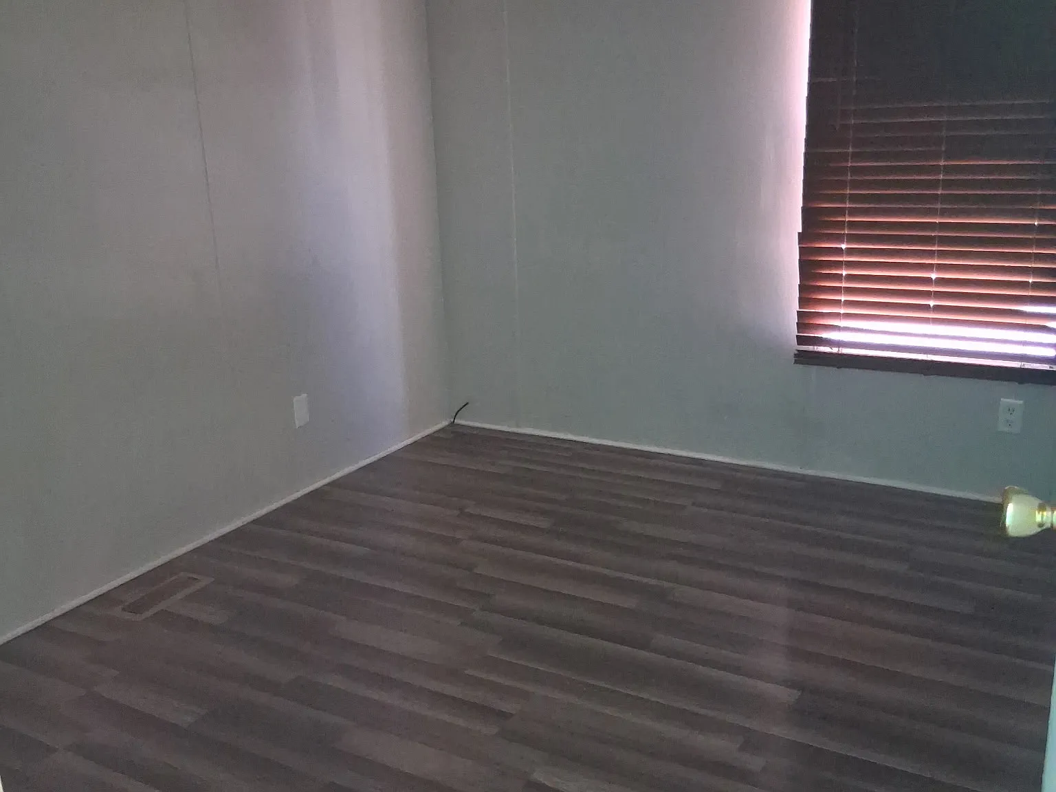 3 bed, 1000 sqft, $935 — Photo 4