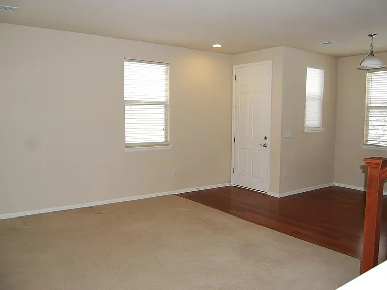 6369 S Potomac St — Photo 4