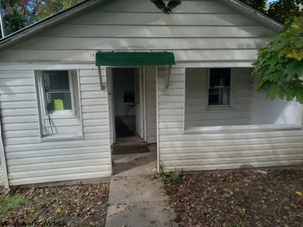 107 Pleasant Ave, Elkins, WV 26241