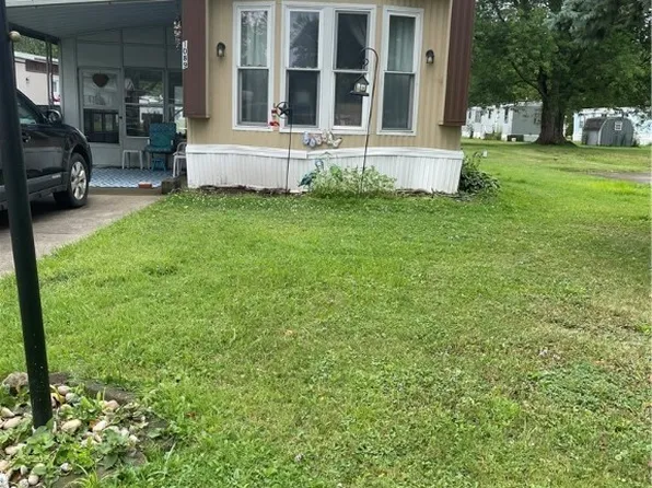 1089 Brookwood Dr, Derby, NY 14047