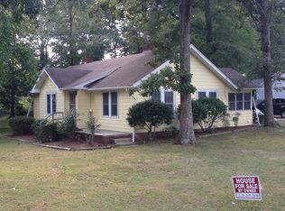 2200 Edgewood Dr, High Point, NC 27262