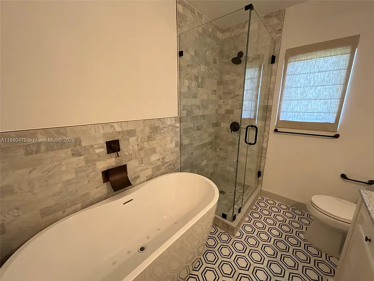 6395 SW 42nd Ter — Photo 16