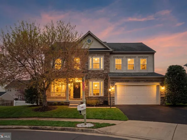 14220 Ladderbacked Dr, Gainesville, VA 20155
