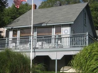 422 Narragansett Rd, Prudence Island, RI 02872