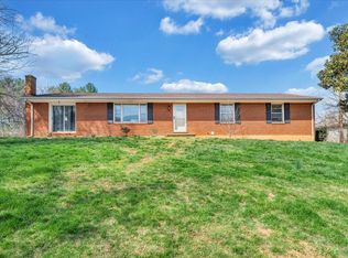 5417 Vistamont Dr, Roanoke, VA 24019