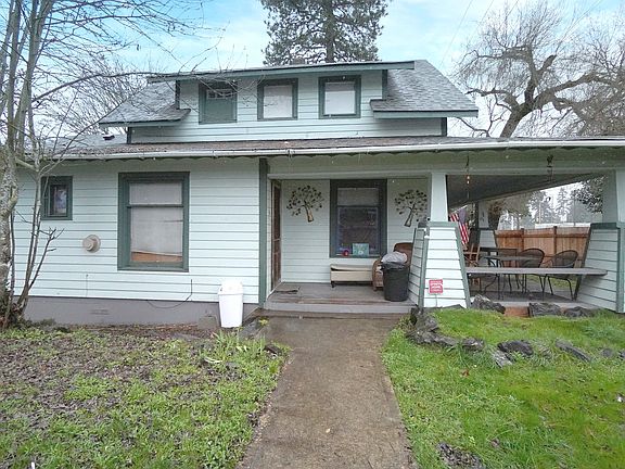 2nd image of 10818 Lakeview Ave SW