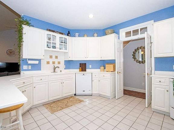 5th image of 1305 Independence Dr