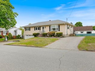 15 Erhardt Ter, Methuen, MA 01844