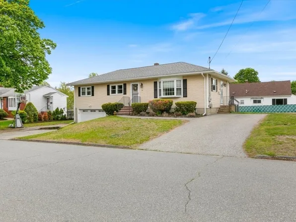 15 Erhardt Ter, Methuen, MA 01844