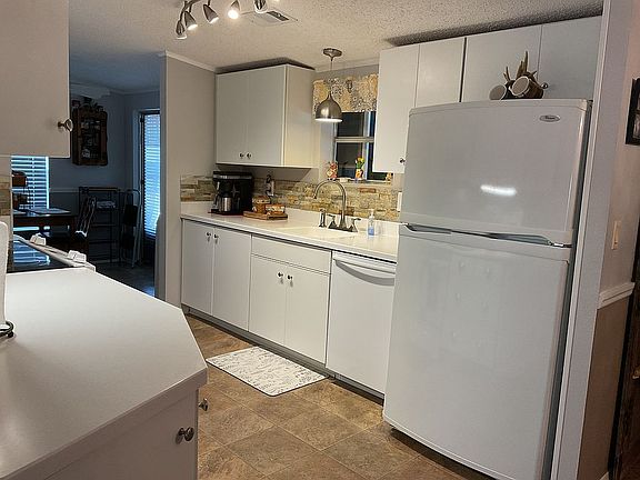 5th image of 973 SE Lillian St