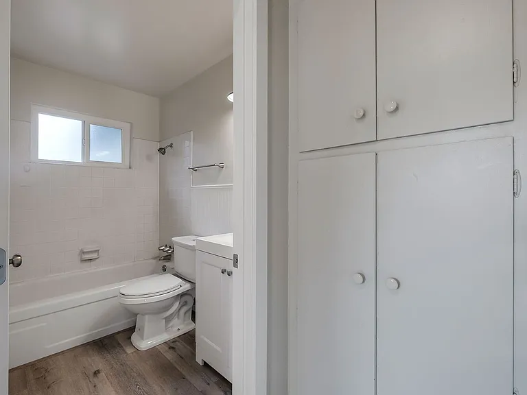 1500 Sheridan Ave — Photo 8