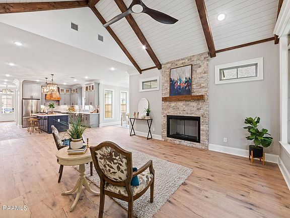 3rd image of 110 Amber Pond Ln