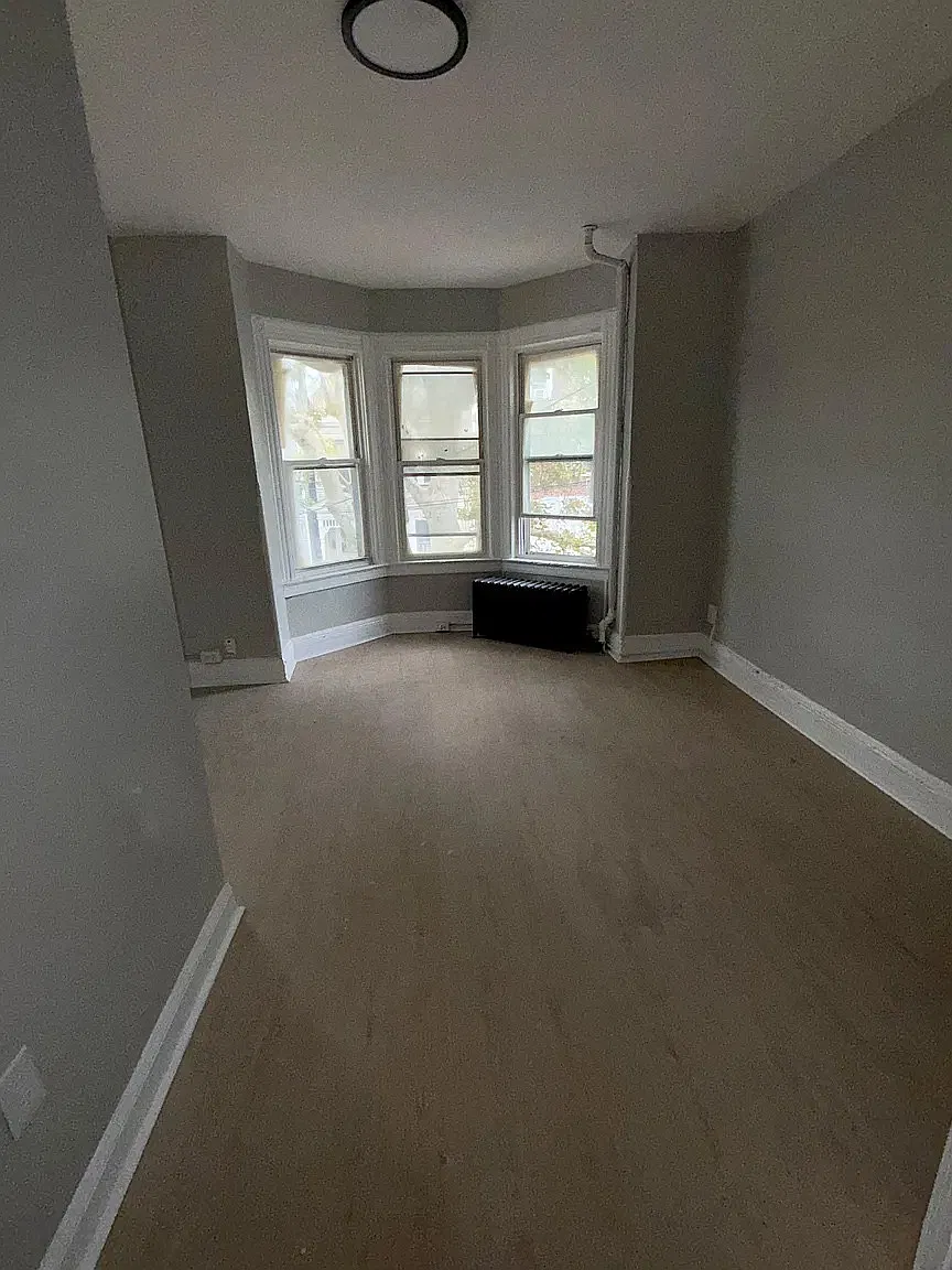 3 bed, $2,200 — Photo 3