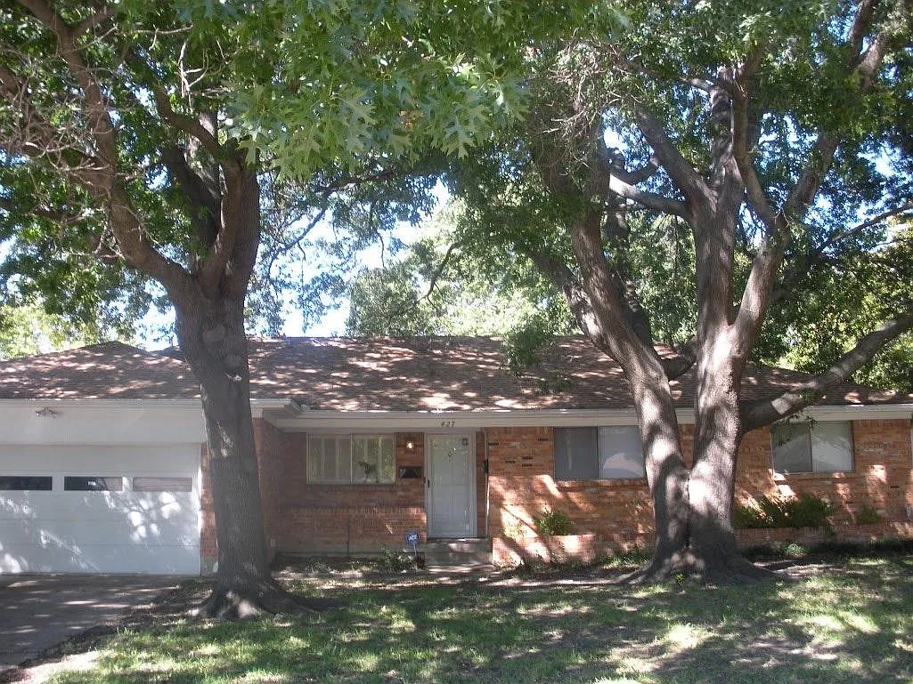 427 E Polk Street — Photo 1