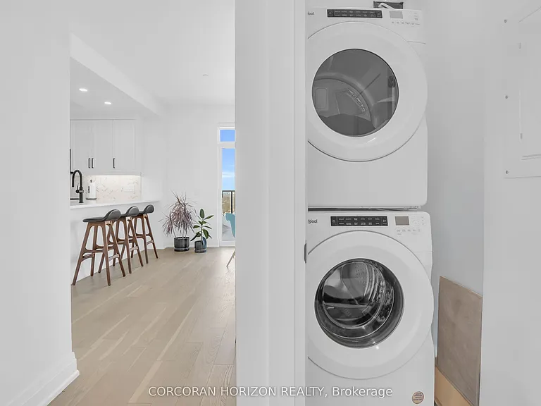 71 Wyndham St S #1105 — Photo 30