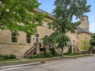 271 Whistler Rd, Highland Park, IL 60035