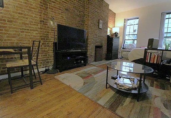 5th image of 304 E 89th St APT 3C