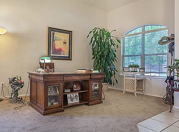 4th image of 2136 Wallbrook Dr