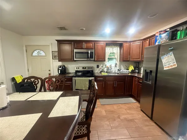 32 Bedford St., Copiague, NY 11726