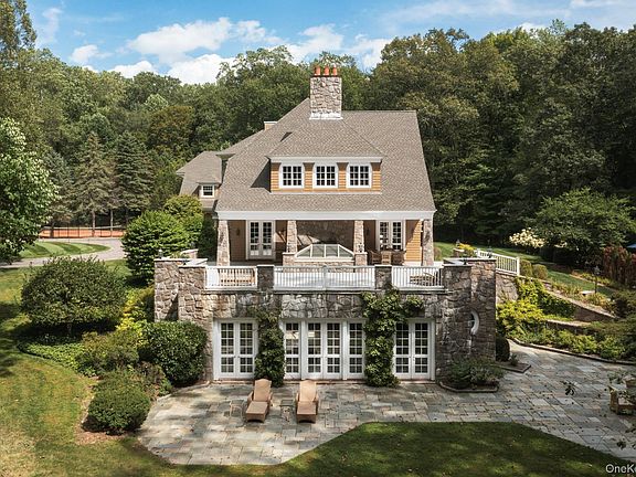 2nd image of 284 W Patent Road