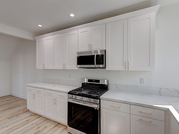 4th image of 2812 12th Ave #2812