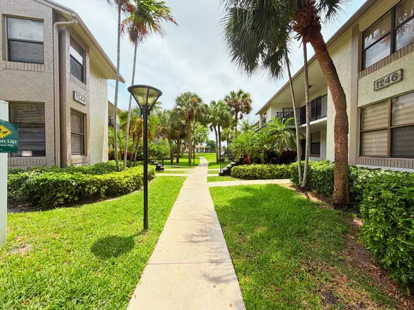 1244 S Military Trl, Deerfield Beach, FL