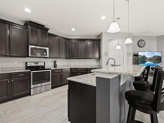 3rd image of 173 Pergola Pl