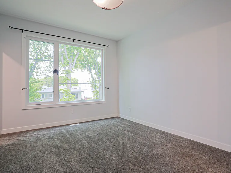 10628 81st St NW #UPPER — Photo 11