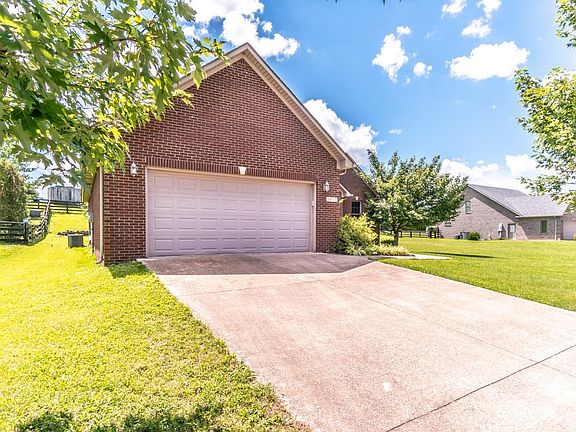 2nd image of 1072 Bay Colony Dr