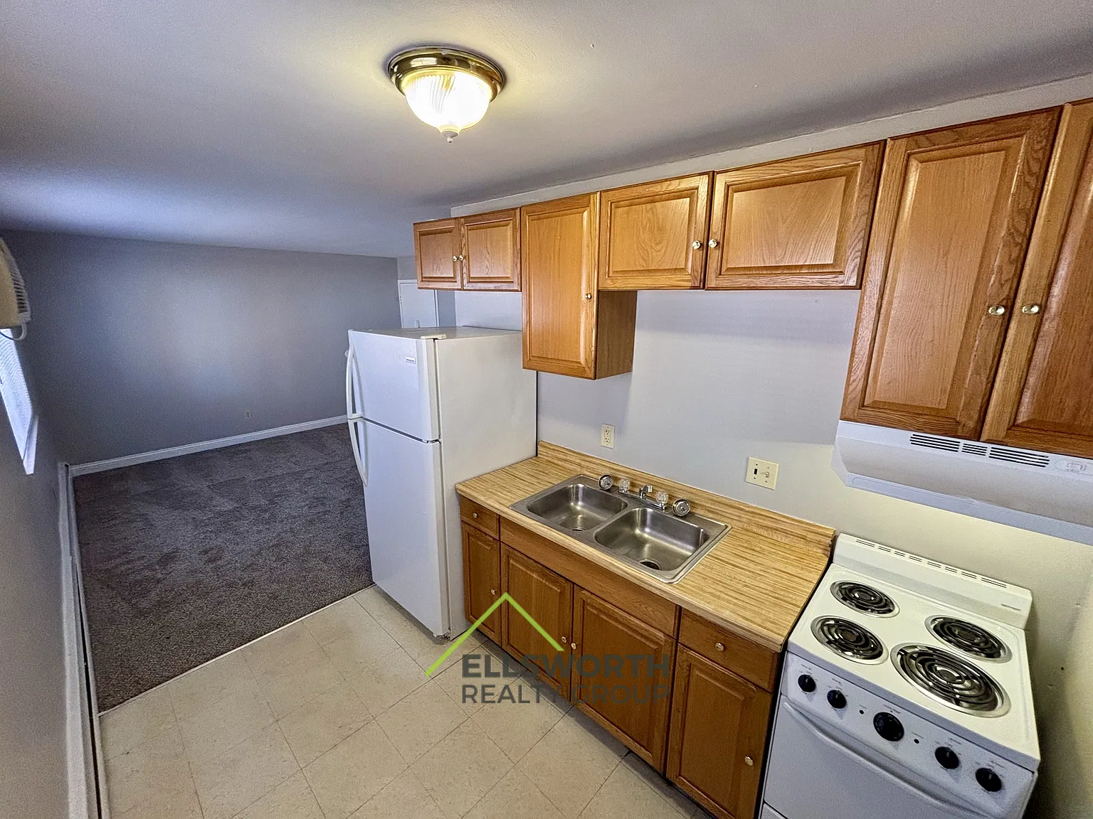 Lawn Ave-2208 - 05 — Photo 1