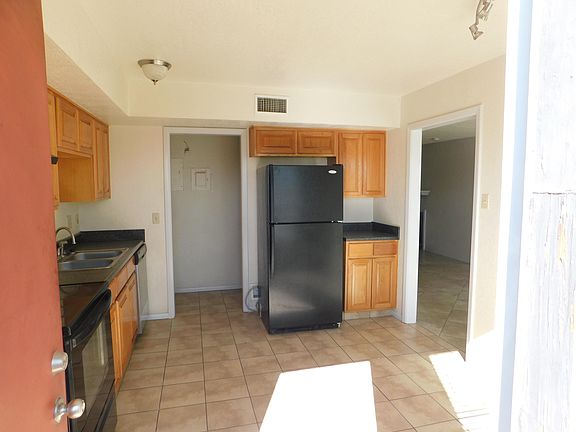 5th image of 4433 N Stanton St APT T4