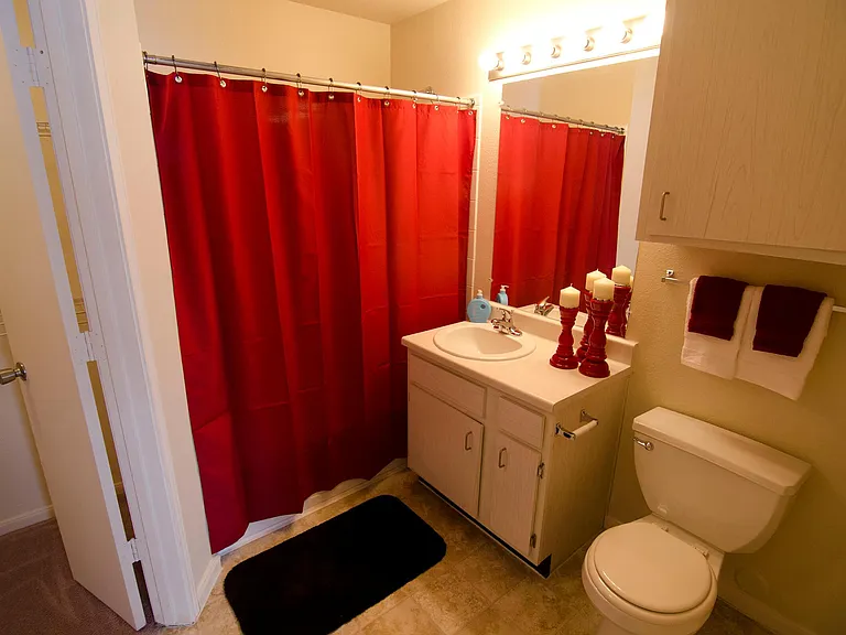College Towne Apartments — Photo 34