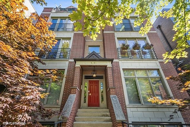 1st image of 1017 N Wood St #2N