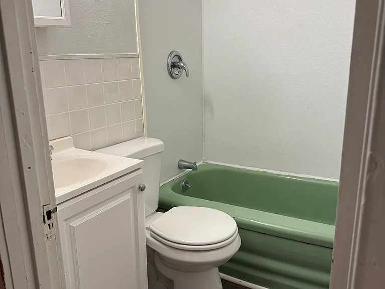 1315 Drake St #3 — Photo 11