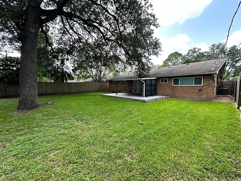 5515 Darnell St — Photo 35
