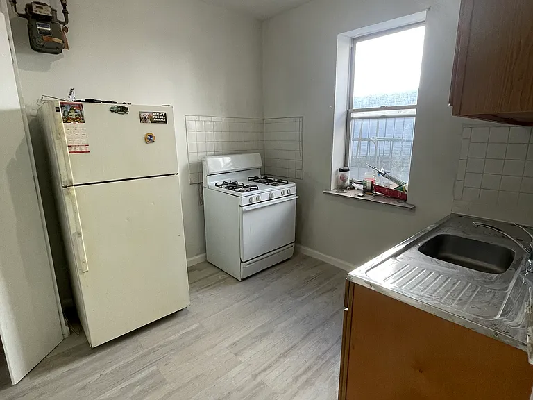 1250 Manor Ave #3R — Photo 7