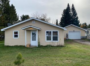 911 North Ave, Crivitz, WI 54114