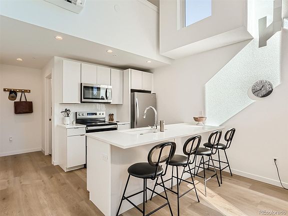 5th image of 3700 N Marion Street #105