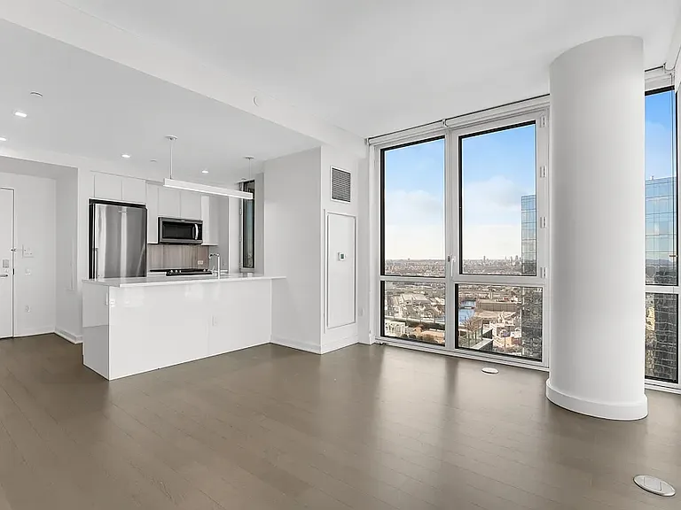 2922 Northern Blvd #Penthouse 1A — Photo 1