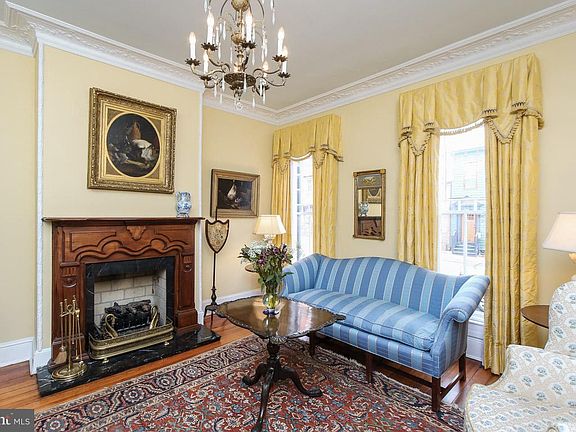 5th image of 203 Duke Of Gloucester St