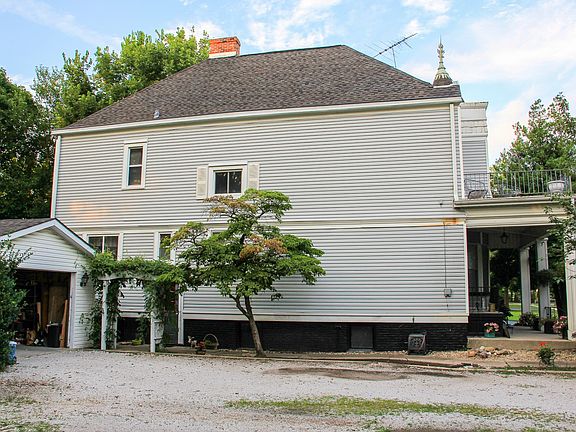 4th image of 418 E Main St