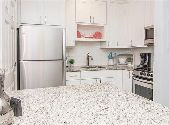 3rd image of 190 N Collier Blvd APT T5