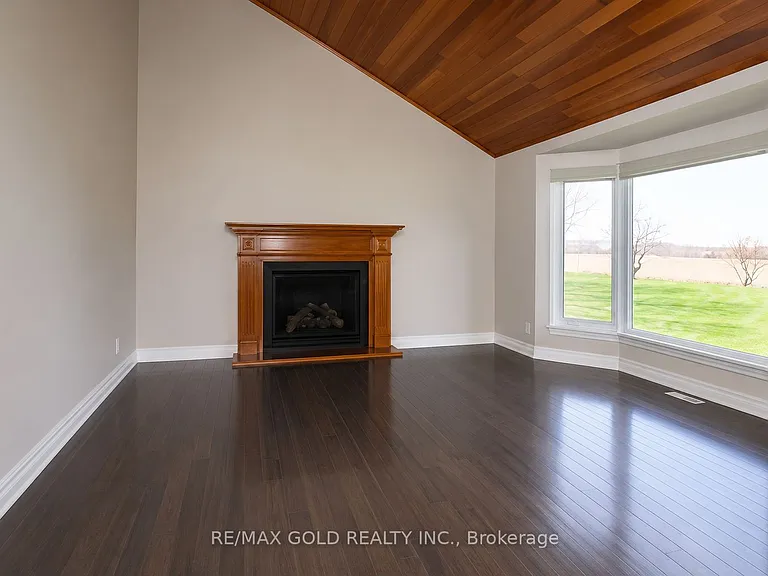 14611 Bramalea Rd — Photo 4