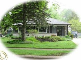 33640 Alta Loma Dr, Farmington, MI